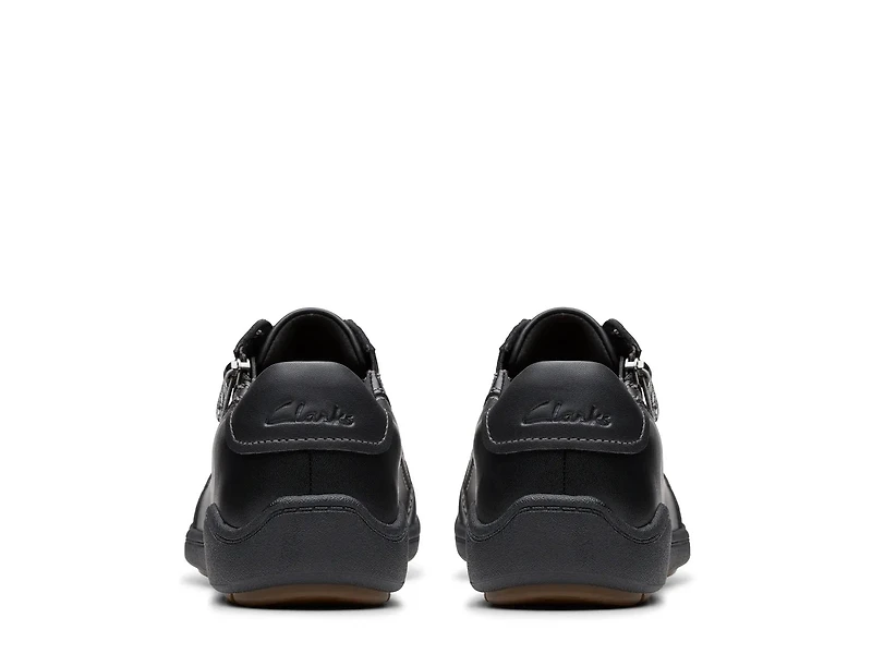Bryianne Bayla Sneaker