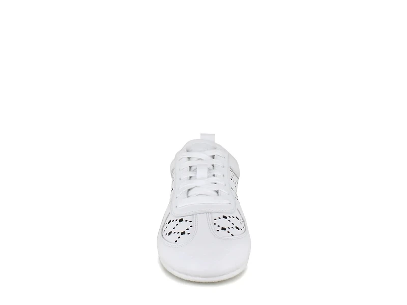 Jenn Sneaker