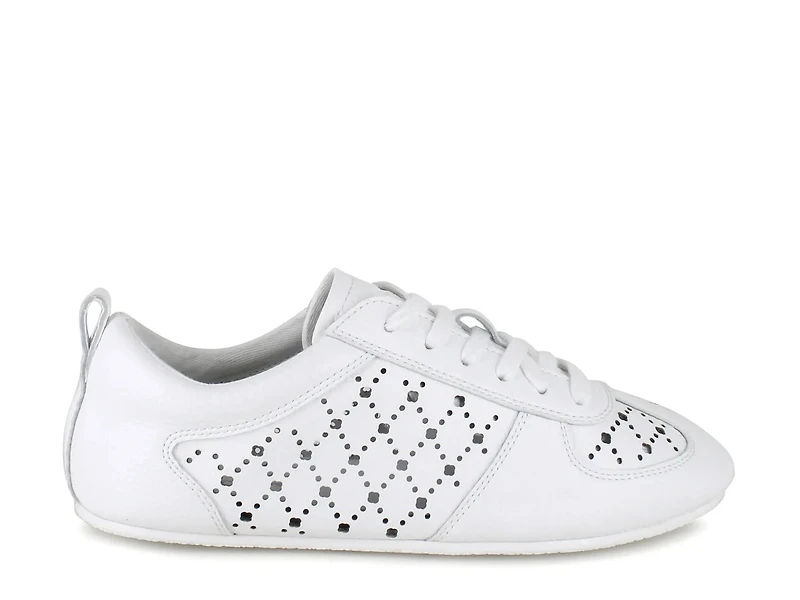 Jenn Sneaker