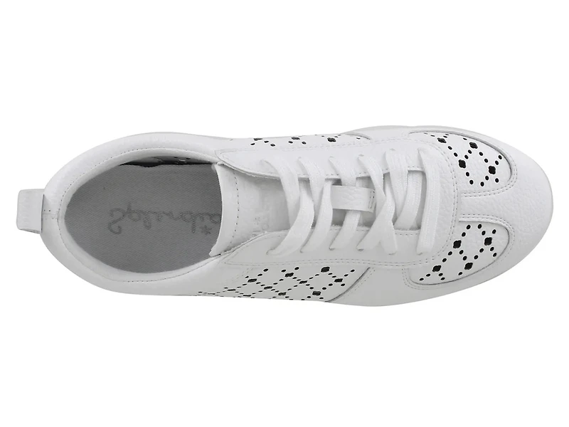 Jenn Sneaker