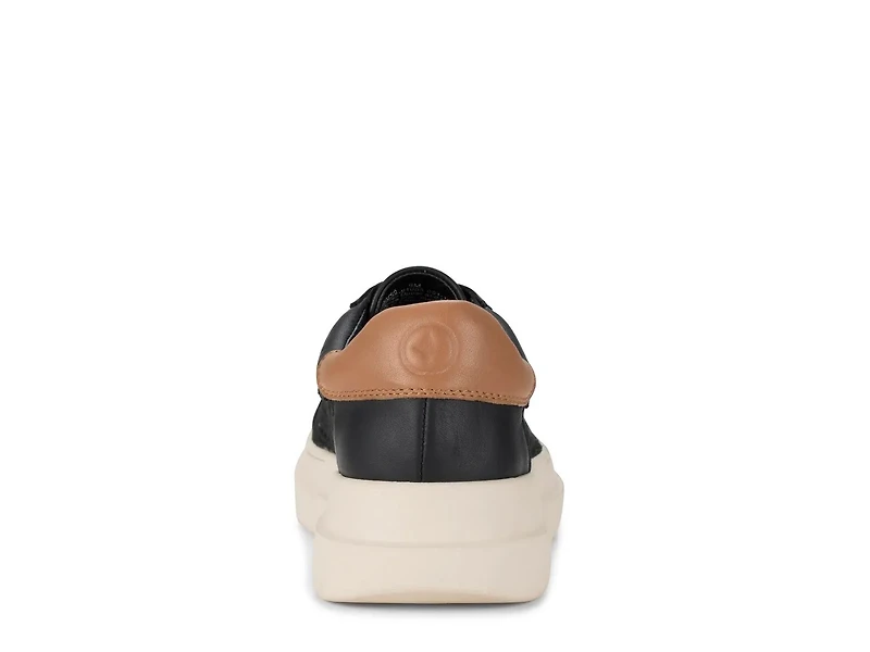 Tiara Sneaker