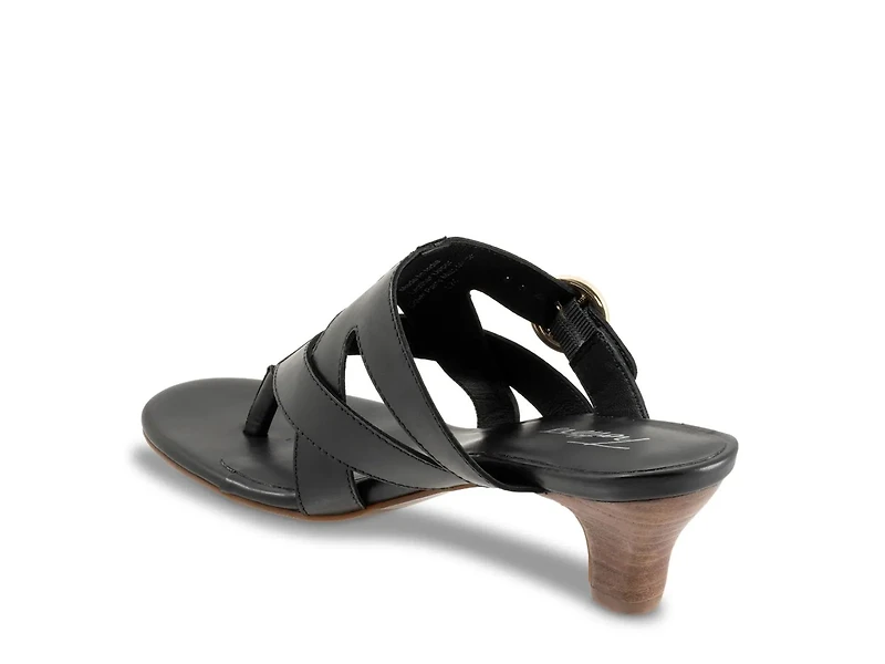 Nikki Sandal