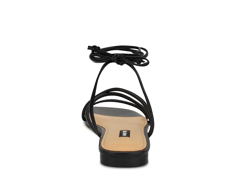 Mikila Sandal