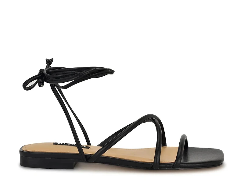 Mikila Sandal