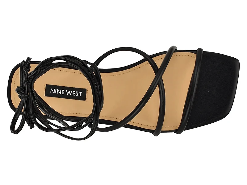 Mikila Sandal