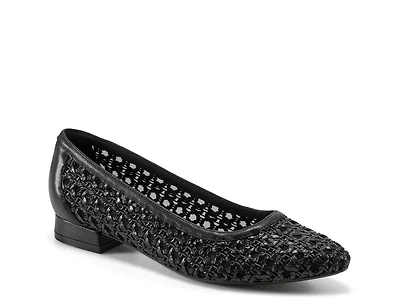 Tessia Flat