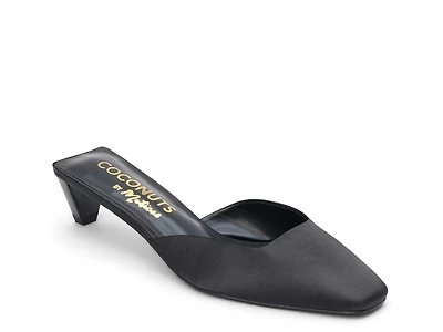 Tegan Pump
