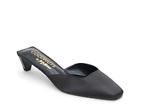Tegan Pump