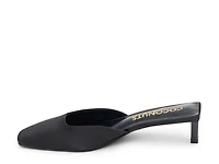 Tegan Pump