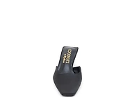 Tegan Pump