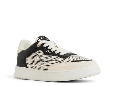 Vivianne Sneaker