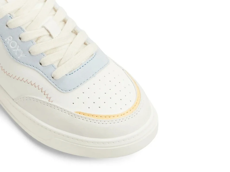 Vivianne Sneaker