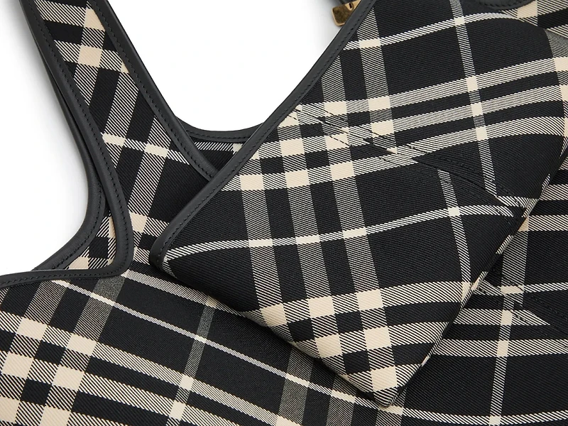 Medium Check Tote & Pouch