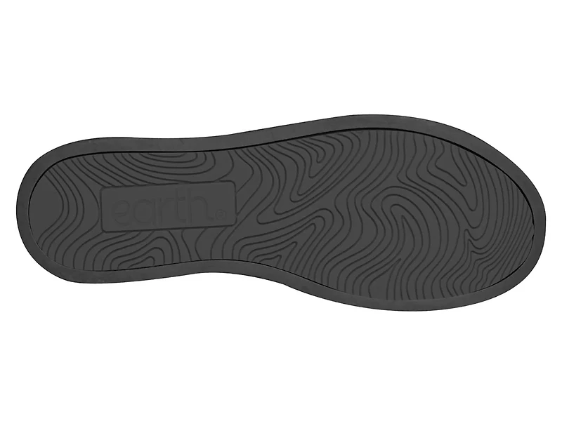 Knight Sneaker