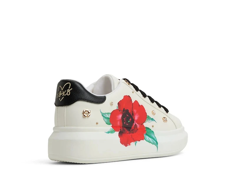 Love Kiss Sneaker