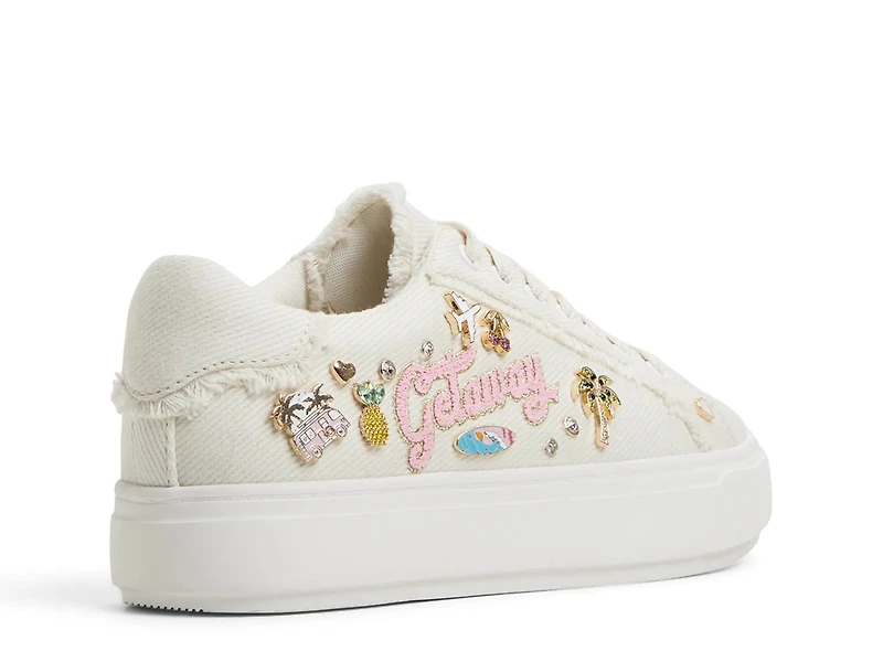 Beach Vibes Sneaker