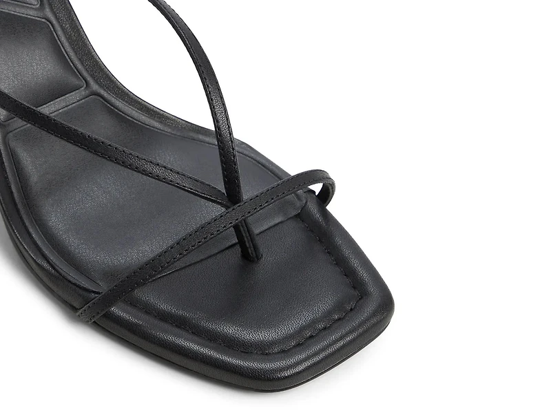 Dorinda Sandal