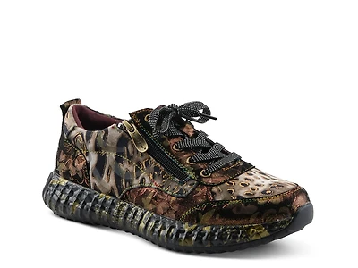 Exploroar Sneaker