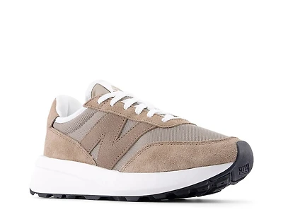 370 Sneaker