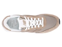 370 Sneaker