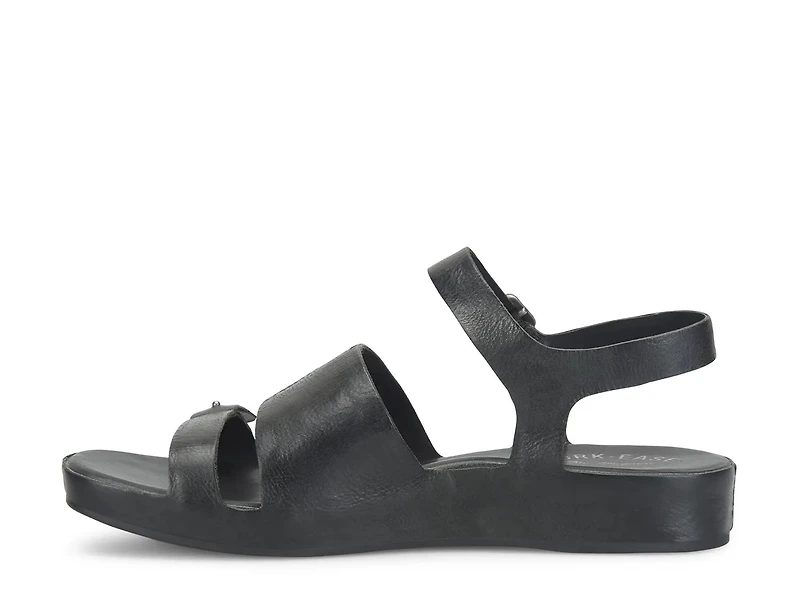 Mona Sandal