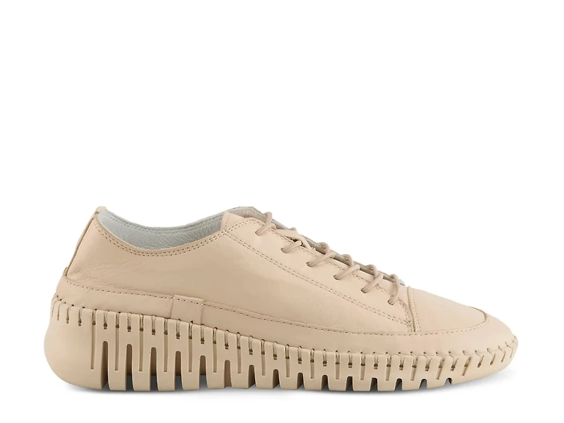 Surana-Glo Sneaker
