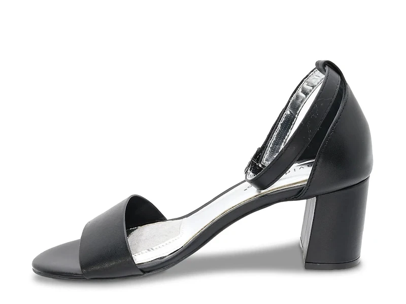 Taylen Sandal