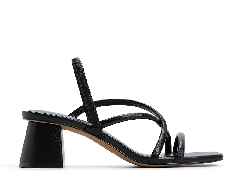 Kiira Sandal