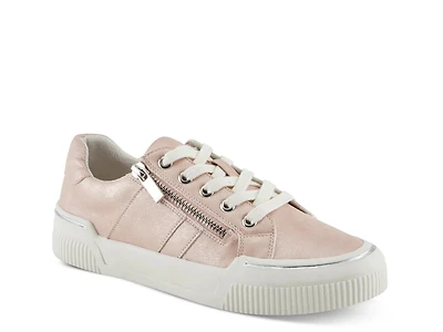 Darah Sneaker