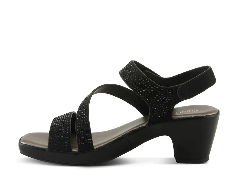 Yadiel Sandal