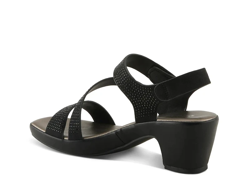 Yadiel Sandal