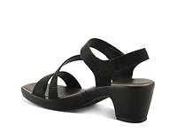 Yadiel Sandal