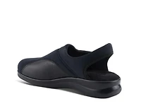 Flexia Clog