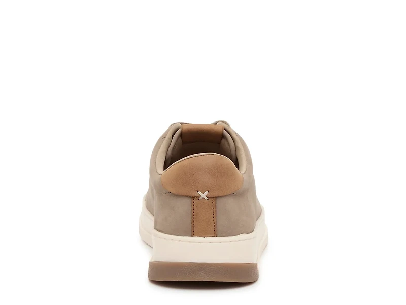 Mavric Sneaker