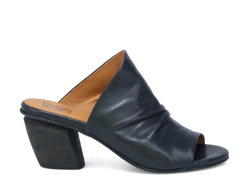 Ainsely Sandal