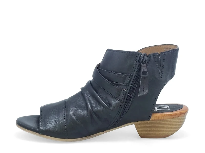 Cassius Sandal