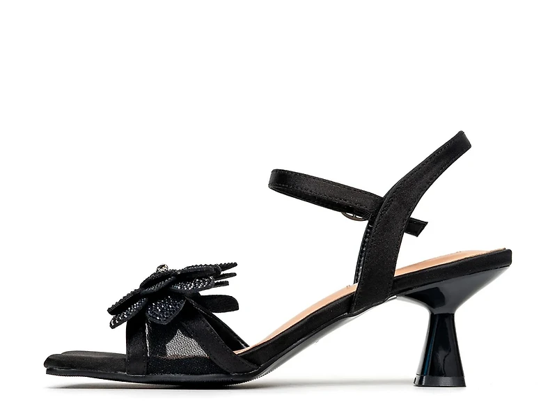 Lori Sandal