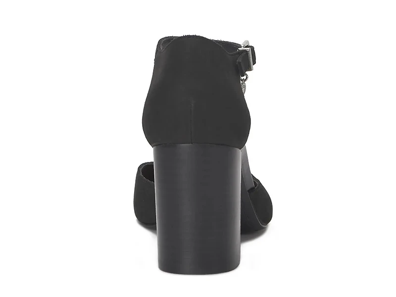 Kanira Pump