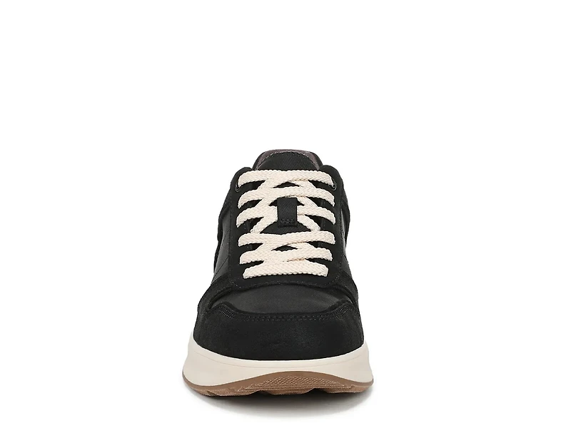 Revival Sneaker