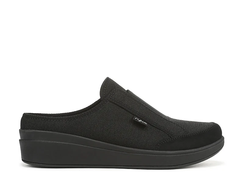 Lounge Slip-On