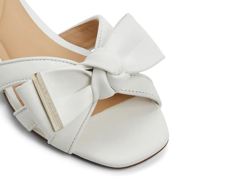 Elsie Sandal