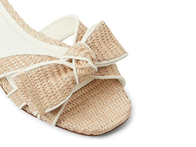 Elsie Sandal
