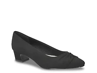 Lyanna Pump