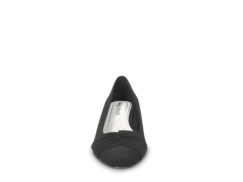 Lyanna Pump