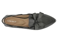 Izzi Flat