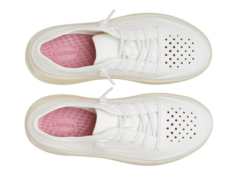 InMotion Pacer Sneaker - Women's