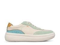 Nyla Sneaker