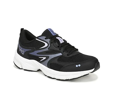 Invoke 2 Walking Sneaker