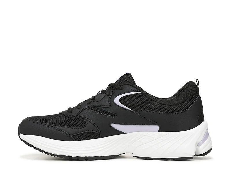 Invoke 2 Walking Sneaker
