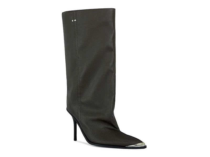 Dusty Boot